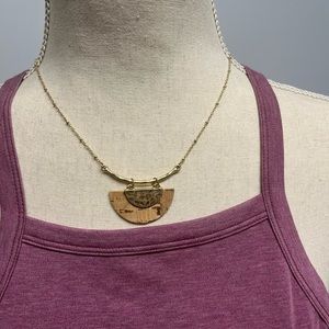 NWT Wood and Hammered Metal Necklace